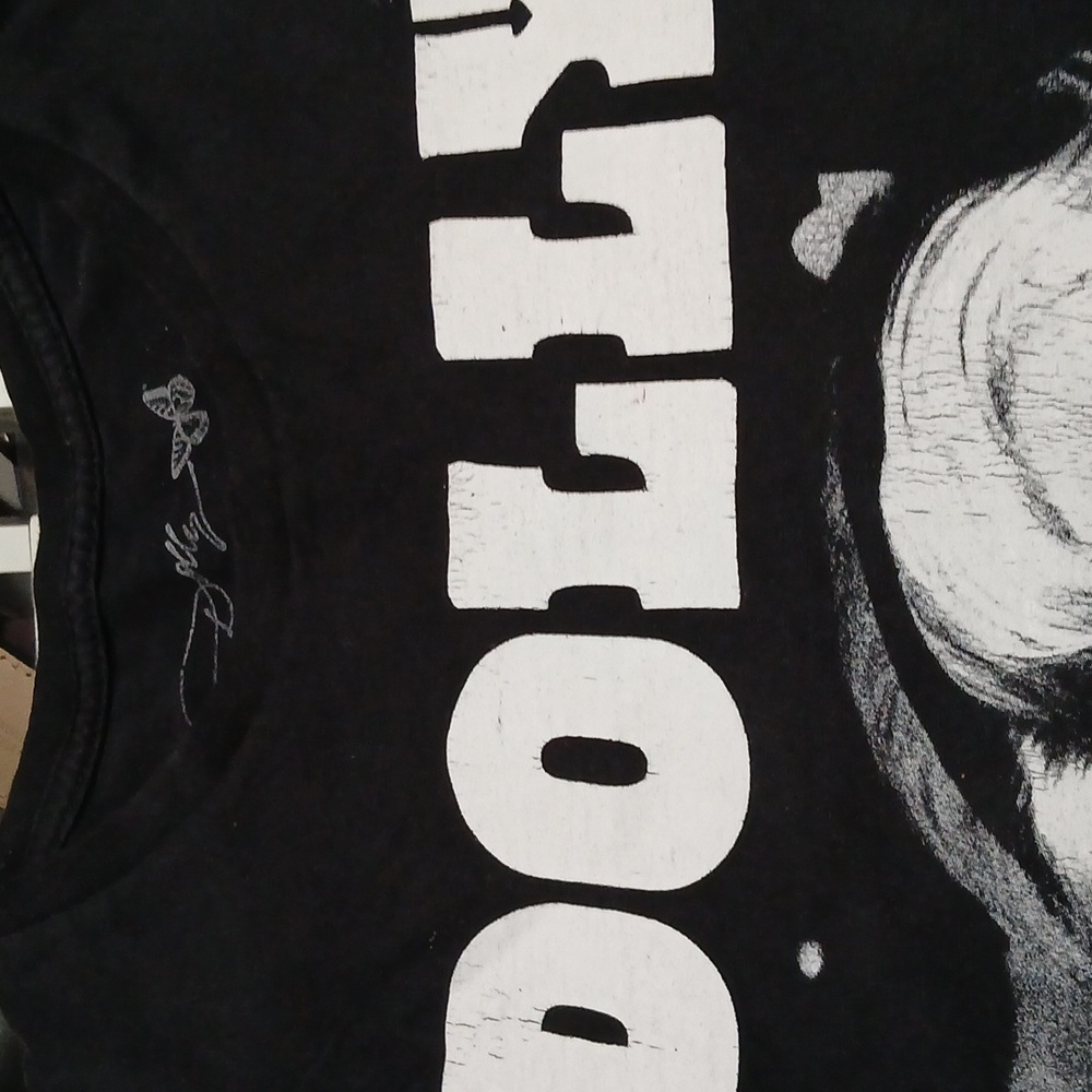 Black Graphics Tee - Picture 2 of 4